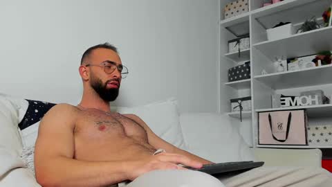 Snapshot of michaelevansx chatting on 12/02/24, 08:11 MichaelEvansx online show from 12/02/24, 08:11