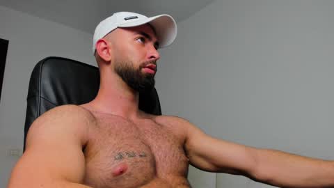 Snapshot of michaelevansx chatting on 12/11/24, 03:15 MichaelEvansx online show from 12/11/24, 03:15