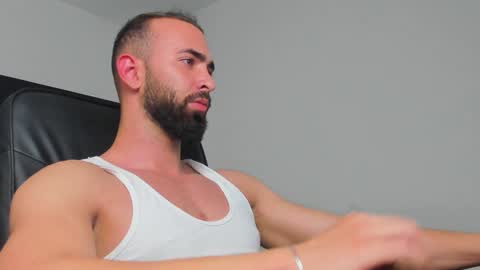 Snapshot of michaelevansx chatting on 12/29/24, 12:20 MichaelEvansx online show from 12/29/24, 12:20