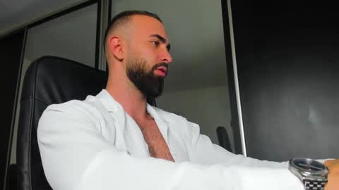 Snapshot of michaelevansx chatting on 03/05/25, 09:59 MichaelEvansx online show from 03/05/25, 09:59