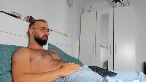 Snapshot of michaelevansx chatting on 09/22/25, 08:00 MichaelEvansx online show from 09/22/25, 08:00