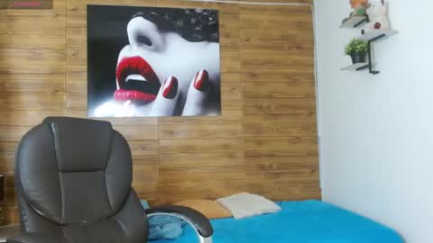 michaelkoiv online show from 12/15/25, 12:20