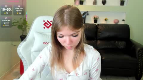 michafox online show from 04/22/26, 12:28