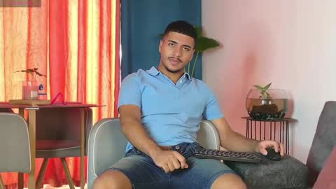 Snapshot of michel_g22 chatting on 09/28/25, 04:12 michel g22 online show from 09/28/25, 04:12