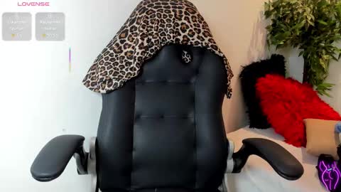 Snapshot of michel_lopez18 chatting on 09/09/25, 10:59 michel_lopez18 online show from 09/09/25, 10:59