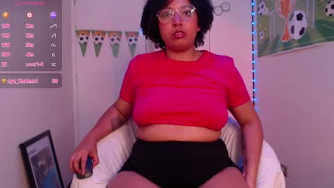 Snapshot of michell_bling chatting on 07/06/26, 01:08 Michi online show from 07/06/26, 01:08