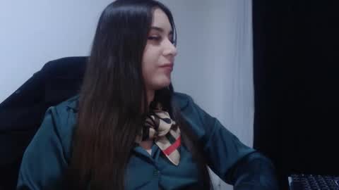 Snapshot of michell_h chatting on 01/11/26, 02:49 Nani online show from 01/11/26, 02:49