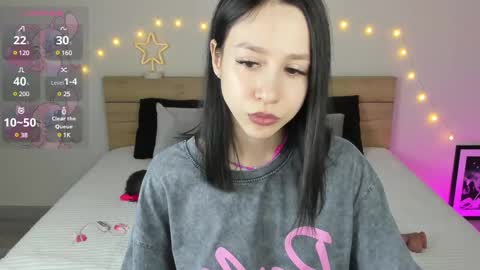 Michelle Martinez online show from 02/25/25, 03:05