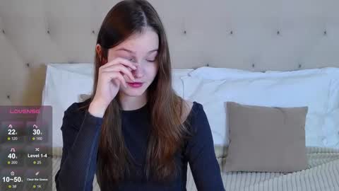 Snapshot of michelle_roux chatting on 10/06/25, 12:13 Michelle online show from 10/06/25, 12:13