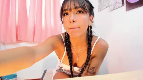 Michelle online show from 02/10/25, 02:26