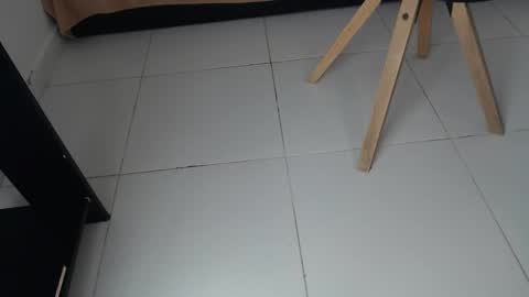 Snapshot of michellee_20 chatting on 10/10/25, 01:32 Michelle online show from 10/10/25, 01:32