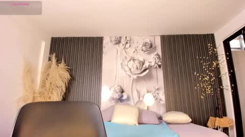 michellepreston_ online show from 02/25/26, 12:04