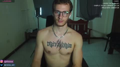 Snapshot of mickey_pict chatting on 01/10/25, 05:47 Mickey online show from 01/10/25, 05:47