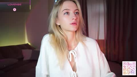 Snapshot of mickeydior chatting on 09/30/25, 11:48 mickeydior online show from 09/30/25, 11:48