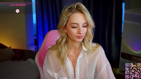 Snapshot of mickeydior chatting on 10/11/25, 12:47 mickeydior online show from 10/11/25, 12:47