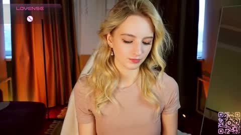 Snapshot of mickeydior chatting on 10/14/25, 11:44 mickeydior online show from 10/14/25, 11:44