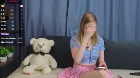 Snapshot of mickeydior chatting on 03/19/26, 12:31 mickeydior online show from 03/19/26, 12:31