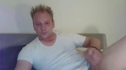 mickkxl online show from 10/20/25, 07:03