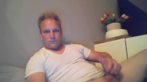 mickkxl online show from 07/22/26, 10:01