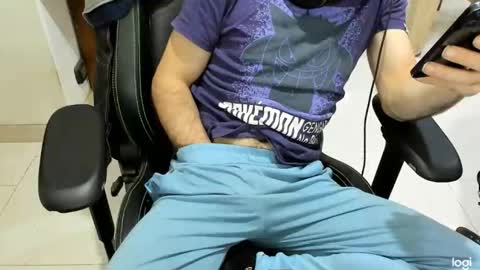 microfama00 online show from 02/12/26, 07:25