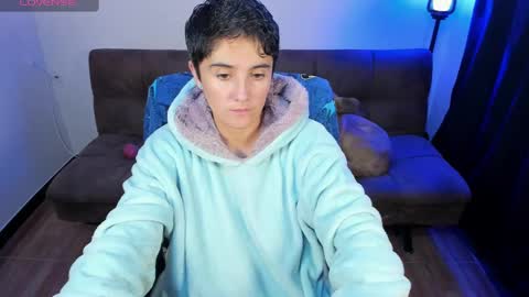 Snapshot of midnight07_ chatting on 01/23/25, 06:06 Blue online show from 01/23/25, 06:06