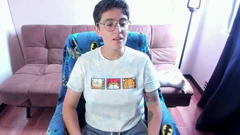 Snapshot of midnight07_ chatting on 01/06/26, 03:27 Blue online show from 01/06/26, 03:27