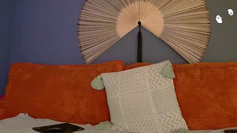 Snapshot of midnight__muse chatting on 12/19/24, 05:29 Rain online show from 12/19/24, 05:29