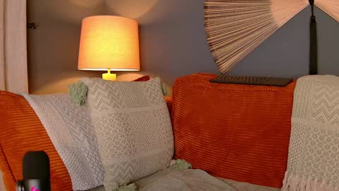 Snapshot of midnight__muse chatting on 01/11/25, 08:22 Rain online show from 01/11/25, 08:22