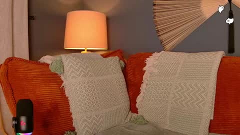 Snapshot of midnight__muse chatting on 01/17/25, 05:00 Rain online show from 01/17/25, 05:00