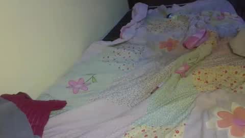 Snapshot of midnight_curves chatting on 04/13/26, 02:11 midnight_curves online show from 04/13/26, 02:11