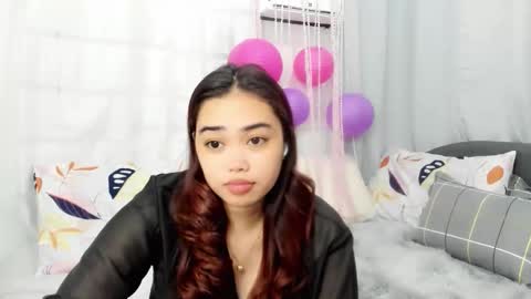 Snapshot of midnightbunny_ chatting on 10/17/25, 05:43 Bunny 3 online show from 10/17/25, 05:43