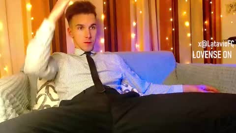 Snapshot of midnighter__ chatting on 12/14/25, 05:29 Alexey or just Alex online show from 12/14/25, 05:29