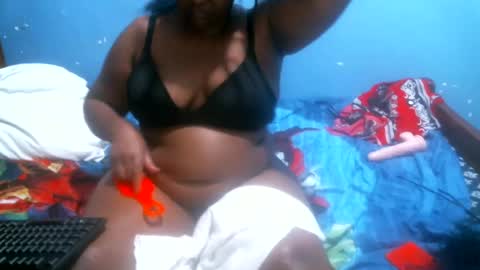 Snapshot of midnightkady chatting on 07/06/26, 04:09 Caddy online show from 07/06/26, 04:09