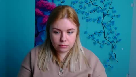 Mariana online show from 12/02/25, 12:10