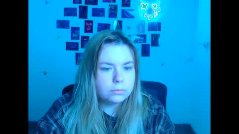 Snapshot of midnightmariana chatting on 04/27/26, 05:16 Mariana online show from 04/27/26, 05:16