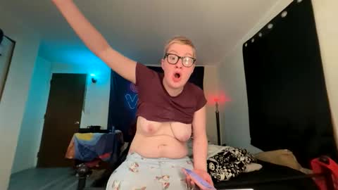 midnightmochi2 online show from 04/13/26, 12:49