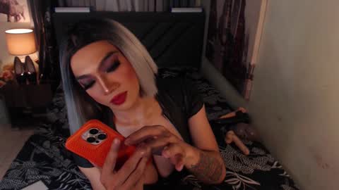 KATE online show from 01/29/25, 01:49