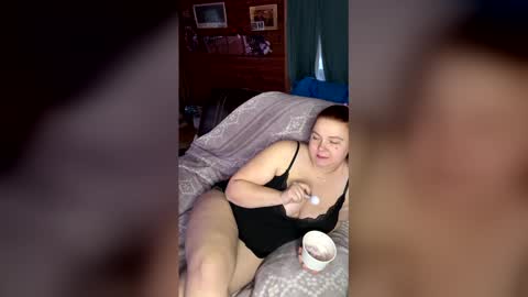 Snapshot of midnightsun0927 chatting on 04/09/26, 04:34 MidnightSun online show from 04/09/26, 04:34