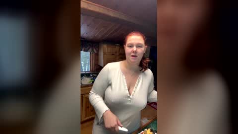 Snapshot of midnightsun0927 chatting on 04/11/26, 03:44 MidnightSun online show from 04/11/26, 03:44