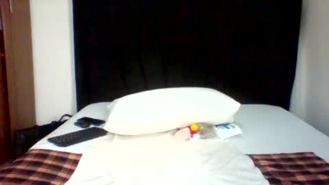 Snapshot of midnighttease_25 chatting on 07/08/26, 03:33 midnight online show from 07/08/26, 03:33