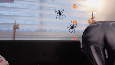 midori__san online show from 10/26/25, 06:25