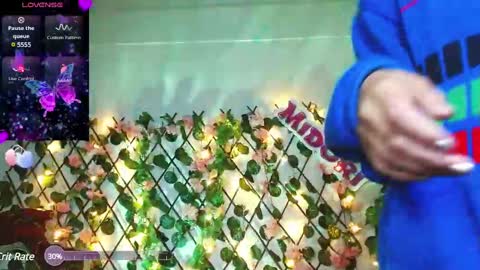 Snapshot of midoriquinn chatting on 01/20/25, 11:21 Midori 7u7 online show from 01/20/25, 11:21