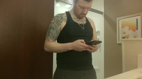Snapshot of midtownhustler chatting on 05/15/26, 07:26 midtownhustler online show from 05/15/26, 07:26