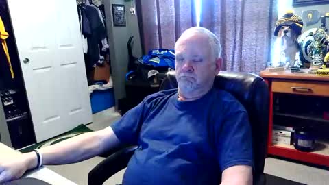 midwestdad09 online show from 04/16/26, 06:41