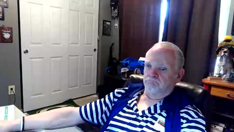 midwestdad09 online show from 04/18/26, 01:48