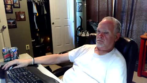 Snapshot of midwestdad09 chatting on 07/02/26, 06:36 midwestdad09 online show from 07/02/26, 06:36