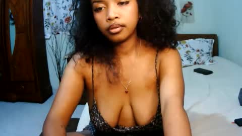 miel_07 online show from 05/17/26, 08:16