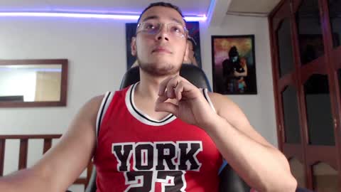 Strong Man online show from 01/10/25, 02:35