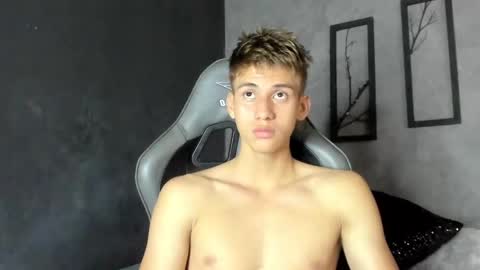 Miguel Hernandez online show from 12/04/24, 03:10