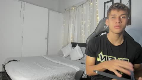 Miguel Hernandez online show from 02/11/25, 09:35